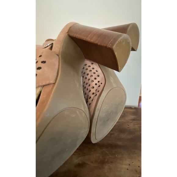 Nine West Women’s Suede Piomboo Heeled Ankle Strap Sandals Camel Brown Size 10 - Picture 6 of 7